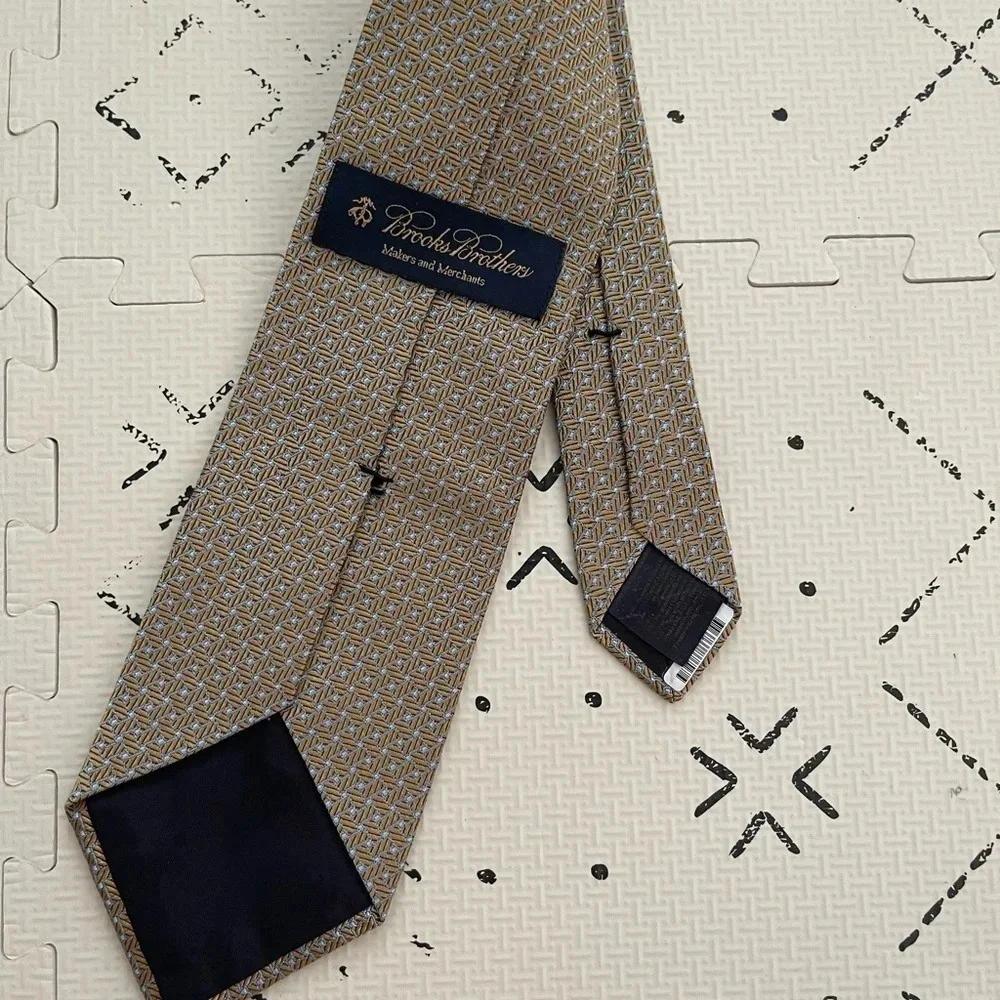 🌸clearance Brooks Brothers 100% silk tie - Picture 3 of 3